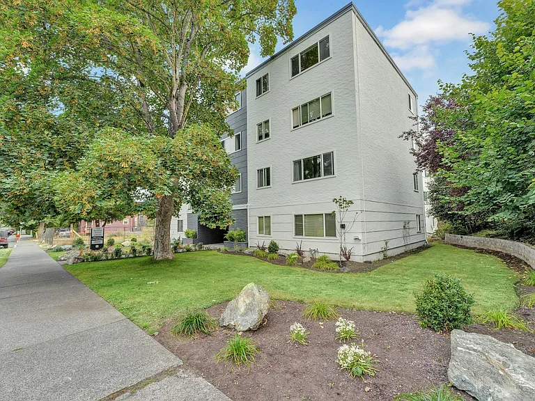 1126 Rockland Ave #207 — Photo 11