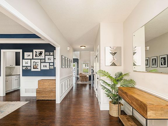 4th image of 755 Maple Vista Dr