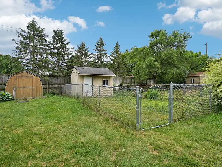 1096 Truwood Dr — Photo 27