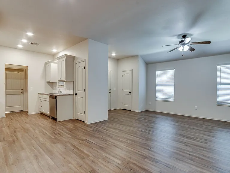 412 Chalk Hill Ct — Photo 12