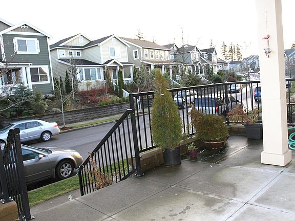 Porch (street view)