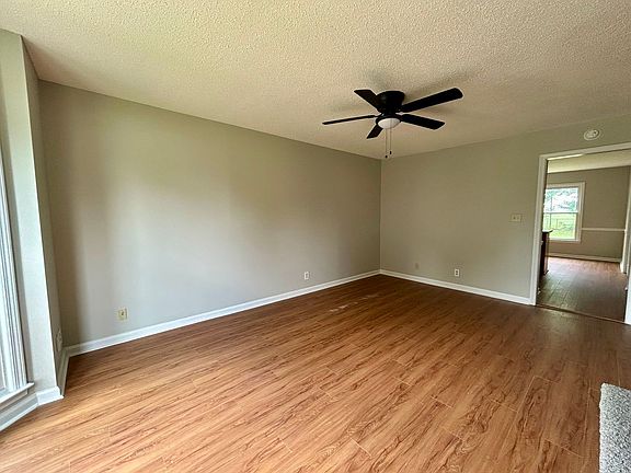 5th image of 1225 Cobblestone Ln