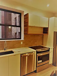 Rented by Space Link Realty