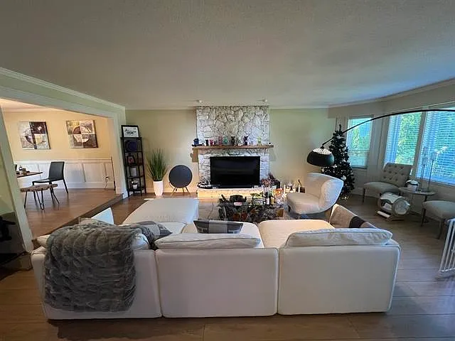 6340 Chelmsford St — Photo 11