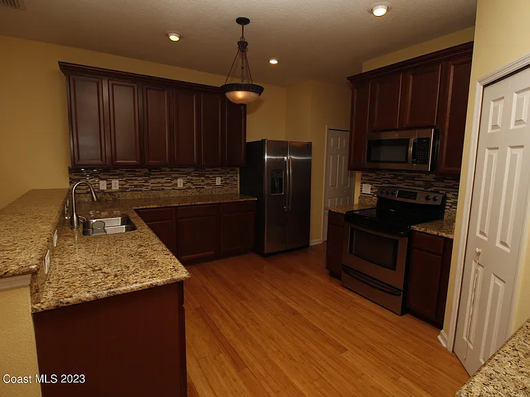 3275 Arden Cir — Photo 6
