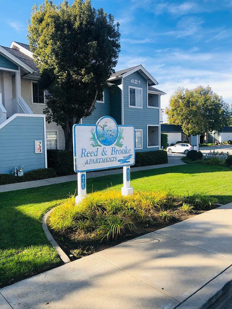 Reed and Brooke Apartments — Photo 1