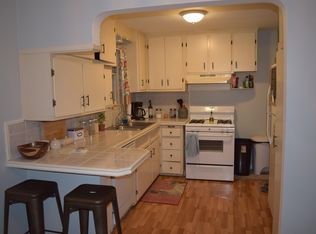 1752 Brainard Rd, Lyndhurst, OH 44124