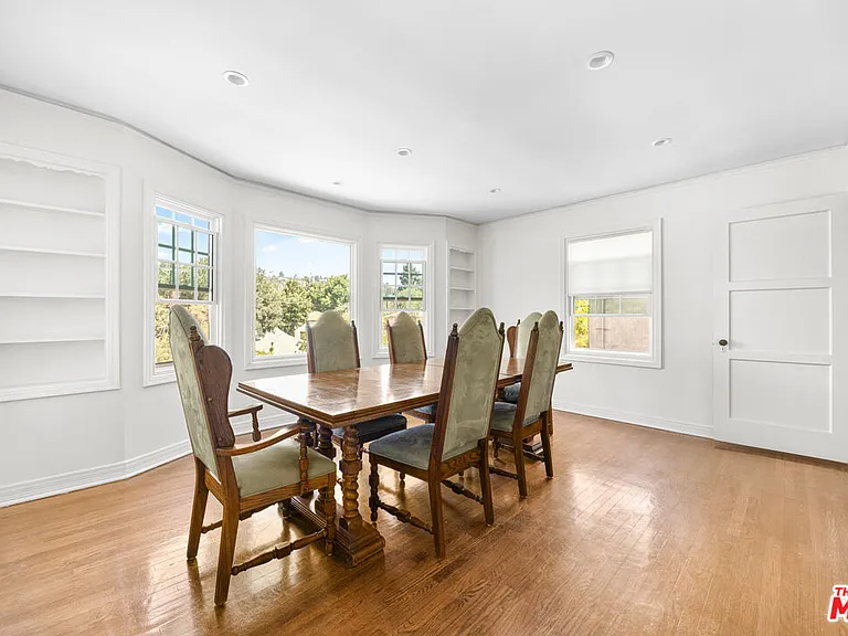 2411 Saint George St — Photo 12