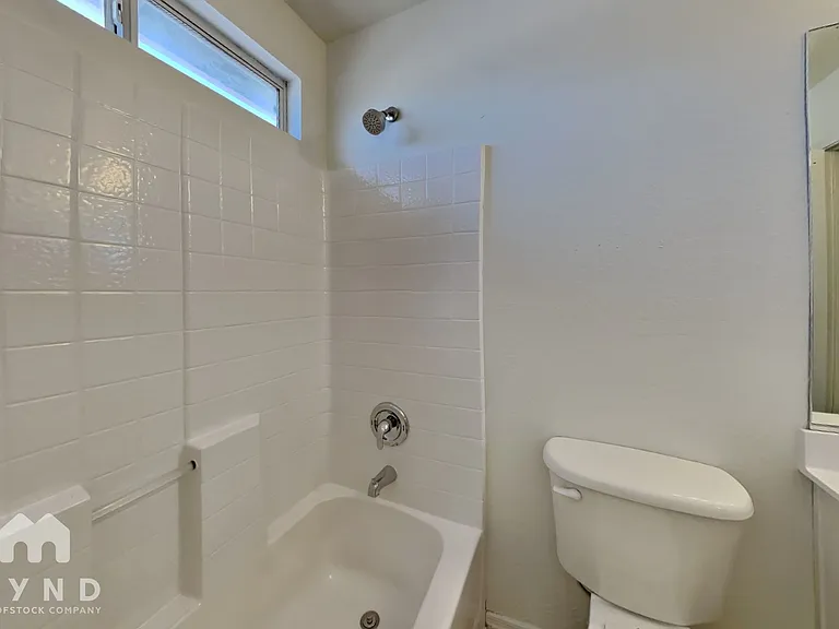 11802 W Laurel Ln — Photo 14