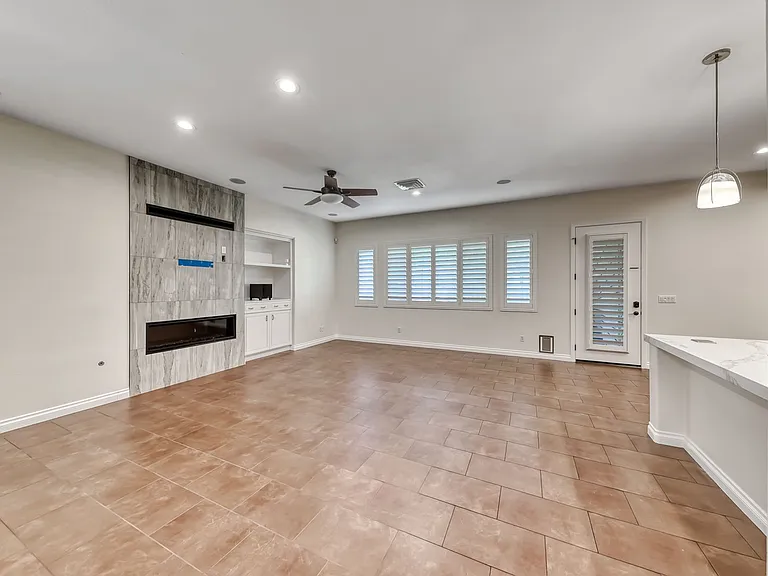 2122 Mooreview St #1 — Photo 14
