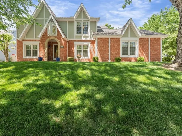 7648 N Lucerne Ct, Kansas City, MO 64151