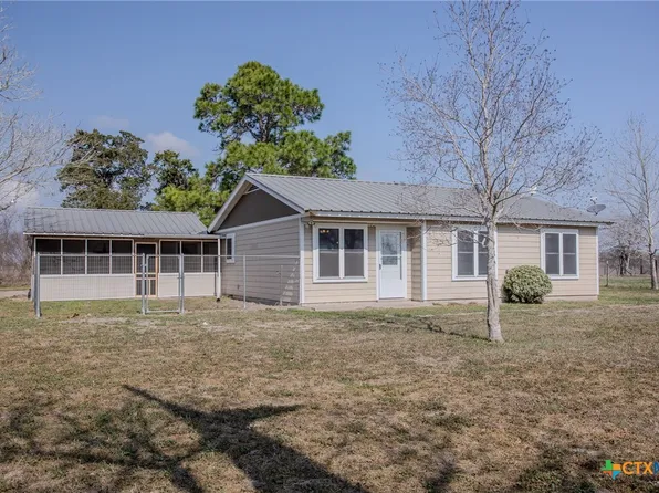 2015 Coletoville Rd, Victoria, TX 77905