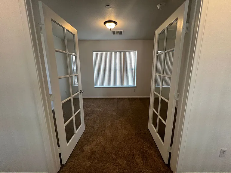 1550 Midnight Cowboy Ct — Photo 35