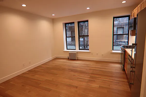 Rented by PMG Real Estate  | media 16