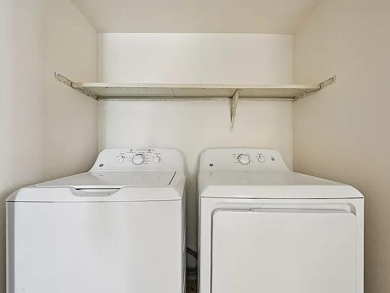 Hunter's Run Apartments — Photo 68