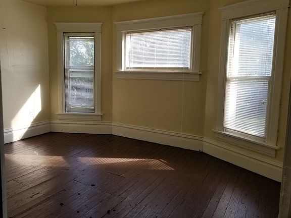 2nd image of 226 1/2 Leland Ave