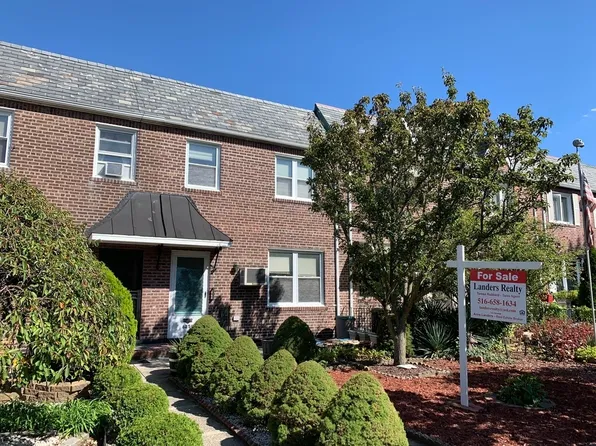 6259 81st St, Middle Village, NY 11379
