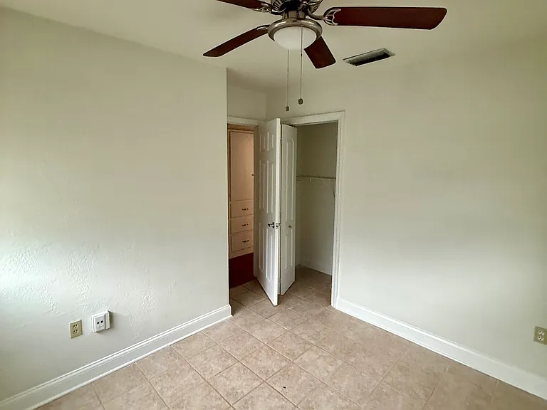 721 W Harvard St — Photo 10