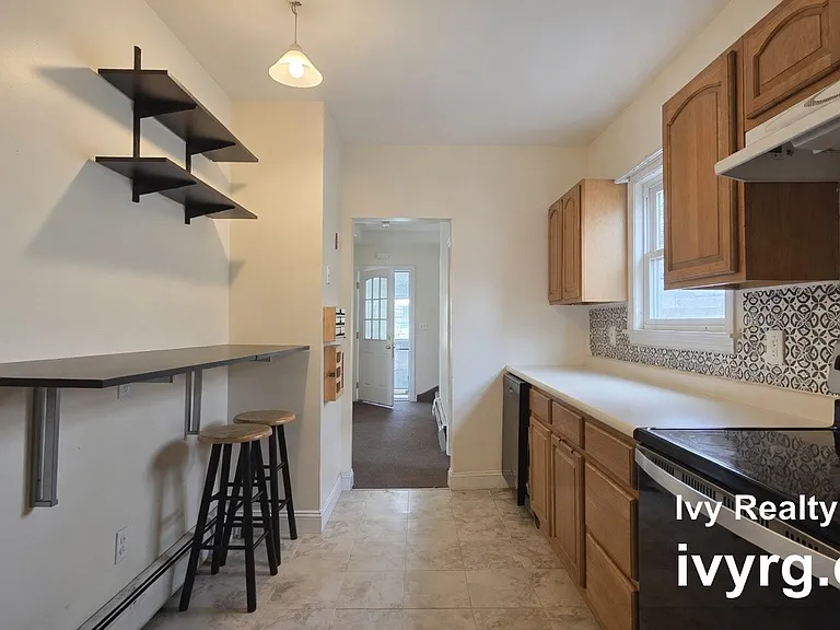 100 Alpine St — Photo 3