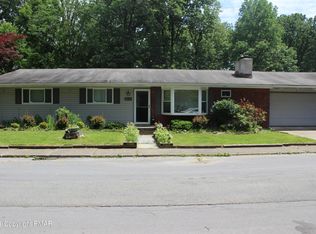 813 Manor Dr, Stroudsburg, PA 18360