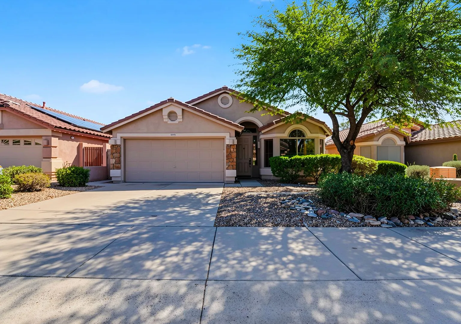 Beautifully maintained home in a desirable Scottsdale location! — Photo 1