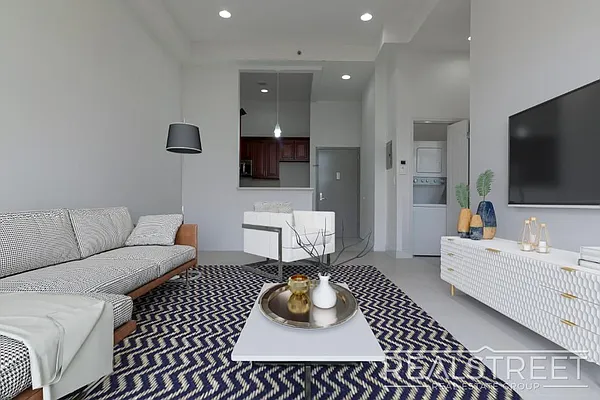 Rented by Real Street Inc | media 2