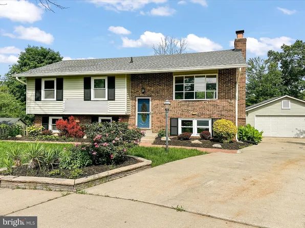 12903 Eastham Ct, Woodbridge, VA 22192