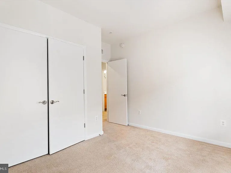 20532 Milbridge Ter — Photo 29