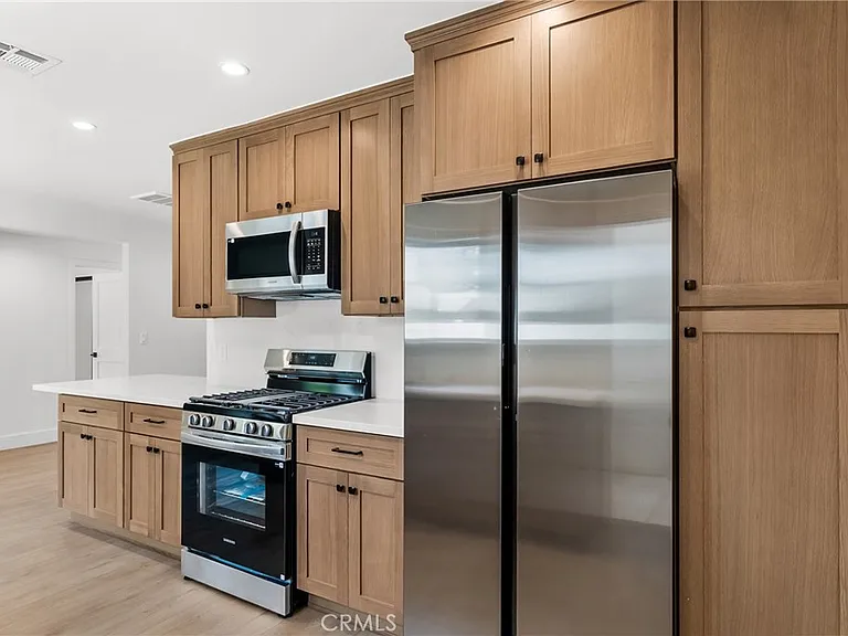 2057 E Villa St — Photo 5