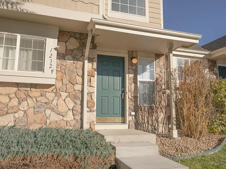 1232 S Waco St #F — Photo 18