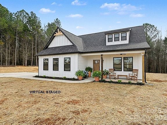 2nd image of 1055 Castle Mill Ln