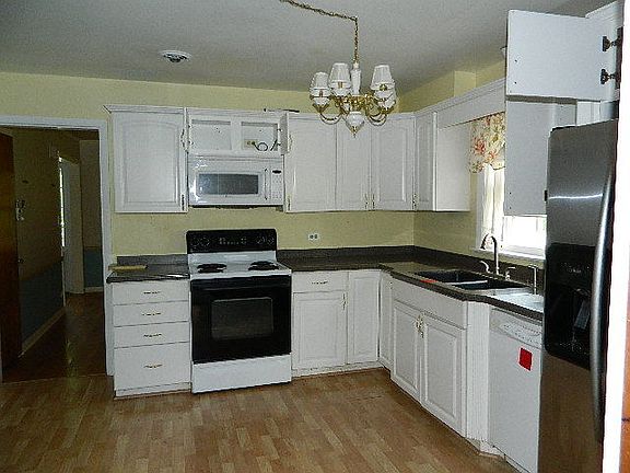 3rd image of 935 S Brainard Ave