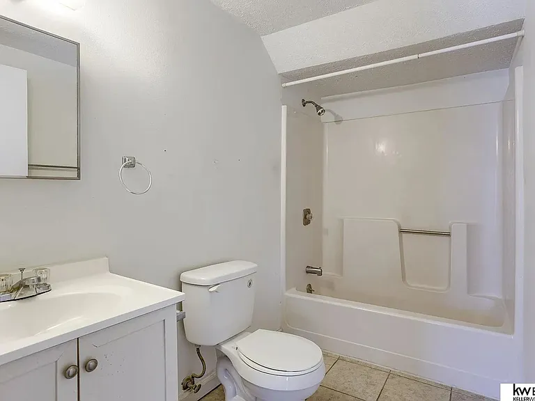 4542 Franklin St — Photo 21