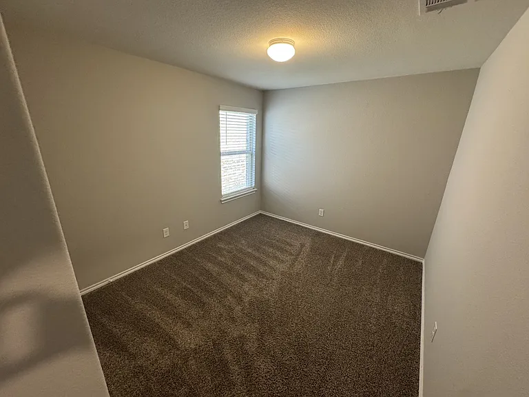 929 Alton Dr — Photo 14