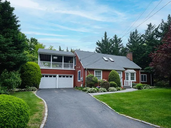 28 Rose Ave, Great Neck, NY 11021