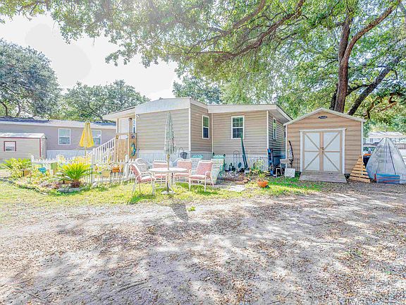 3rd image of 320 Clam Shell Circle