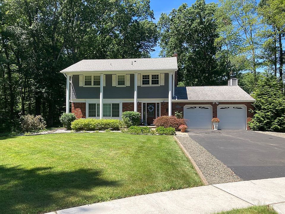 1st image of 4 Garden Ct
