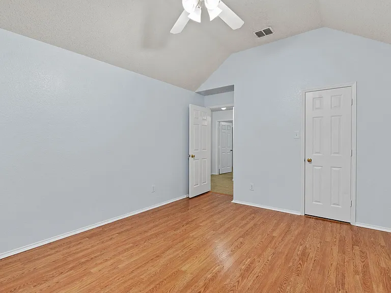 316 Leameadow Dr — Photo 25