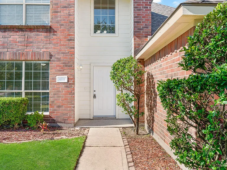 5111 Caymus Dr — Photo 1