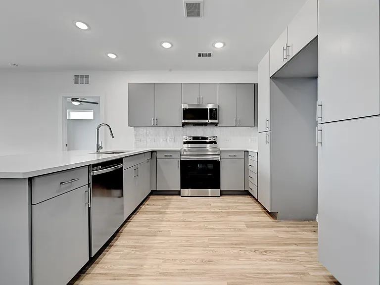 4801 Springdale Rd #1301 — Photo 7