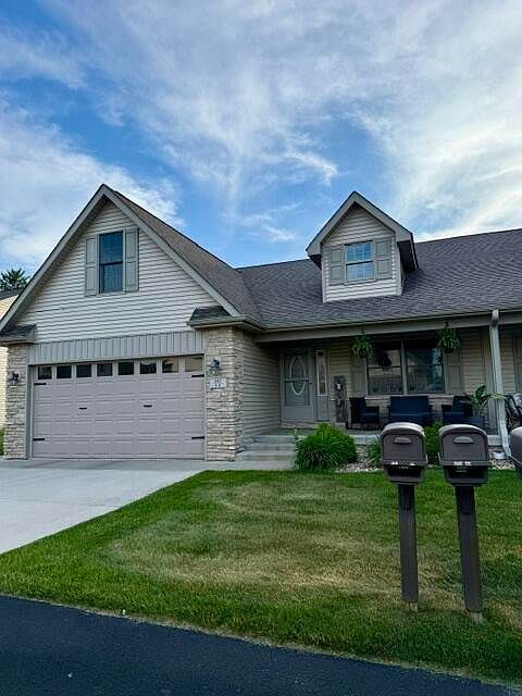 1st image of 901 9th St SW #6A