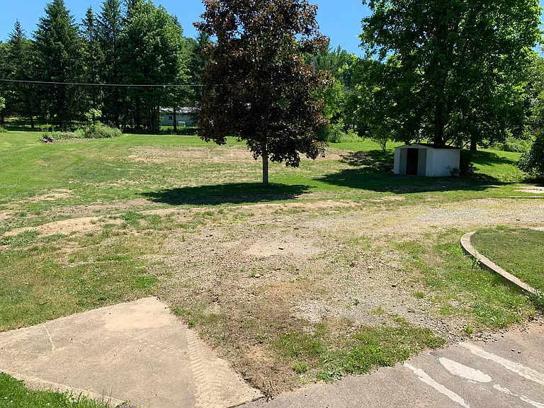 138 Denny Rd — Photo 3