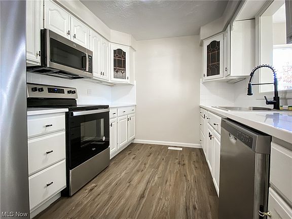 4th image of 1321 Narragansett Blvd