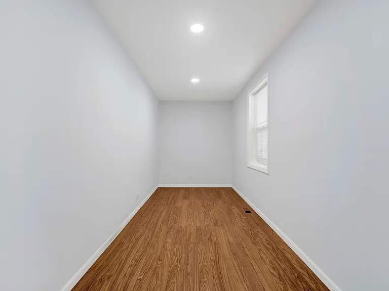 465 W 27th St #1F — Photo 11