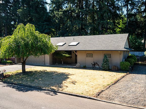 2nd image of 14429 SE Hillgrove Ct