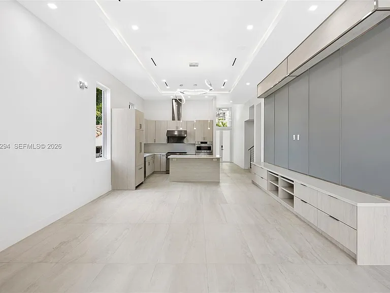 1615 NE 3rd Ct — Photo 11