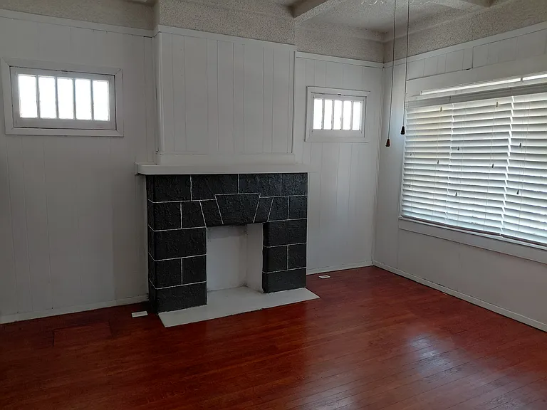 1109 N Luna St — Photo 3