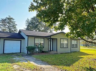 135 Bennett Dr, West Columbia, TX 77486