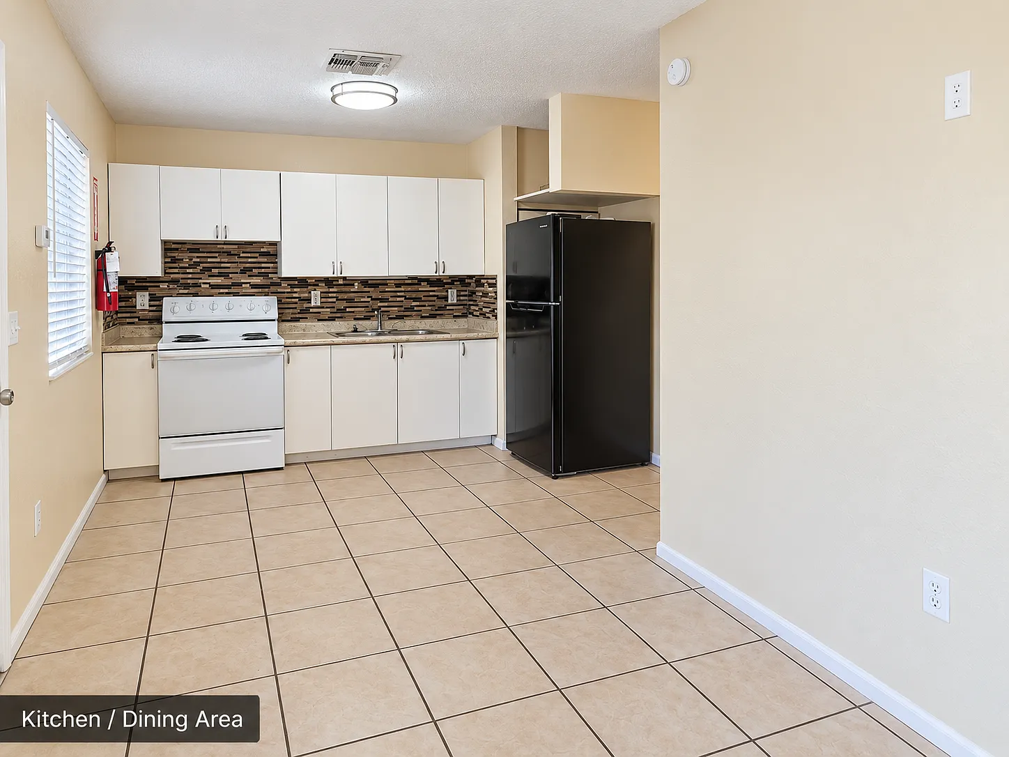 2 bed, 650 sqft, $995 — Photo 2