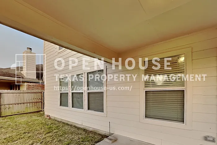 534 Hickory Ln — Photo 18